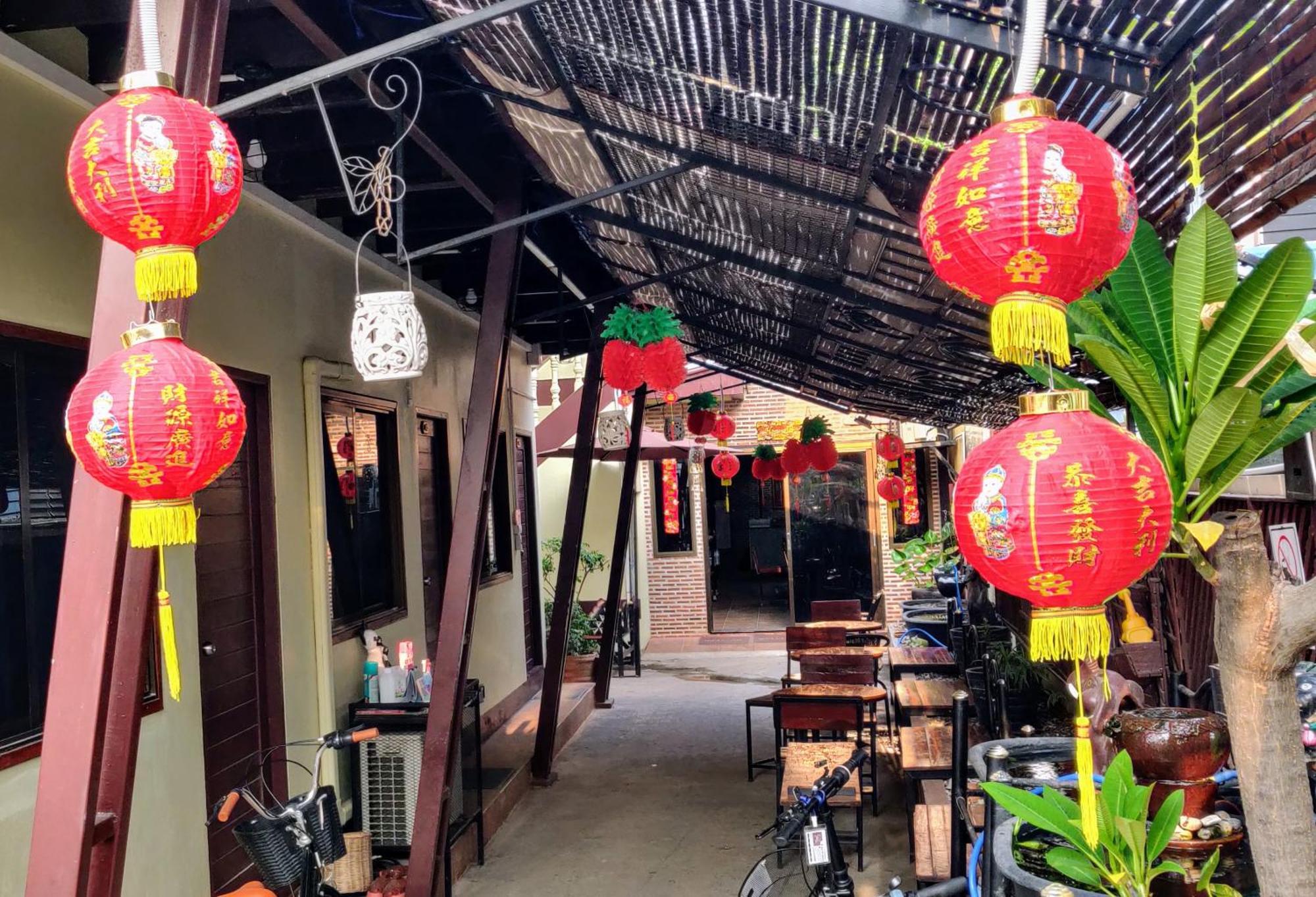 Hotel V House Phra Nakhon Si Ayutthaya Zewnętrze zdjęcie