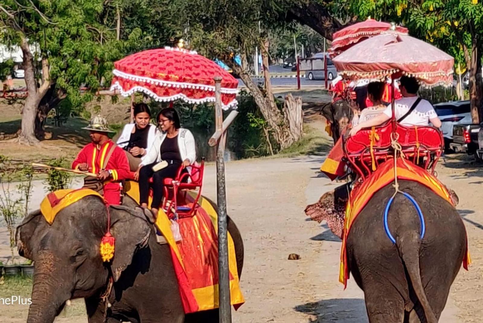 Hotel V House Phra Nakhon Si Ayutthaya Zewnętrze zdjęcie